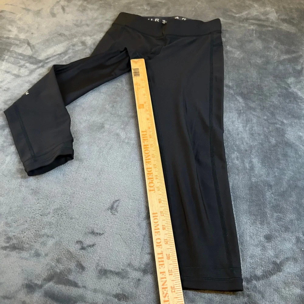 Under Armour Black Leggings‎ Athletic Workout Running Capri Womens 26x22